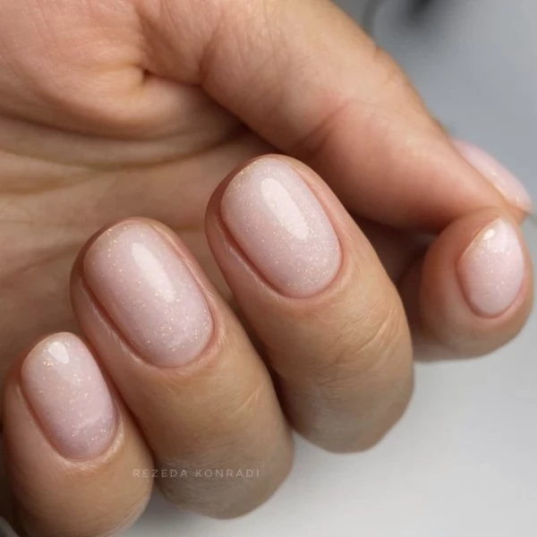 DARK Pro Base Opal 4 15 ml with brush DARK Pro Base Opal 4 15 ml with brush